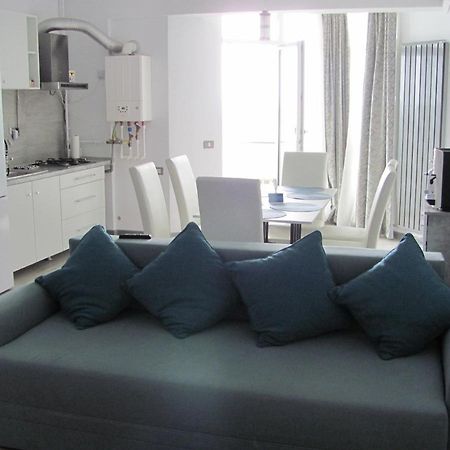 Apartamente Azzurro on the beach Năvodari Esterno foto