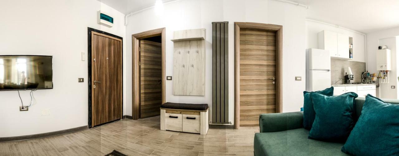 Apartamente Azzurro on the beach Năvodari Esterno foto